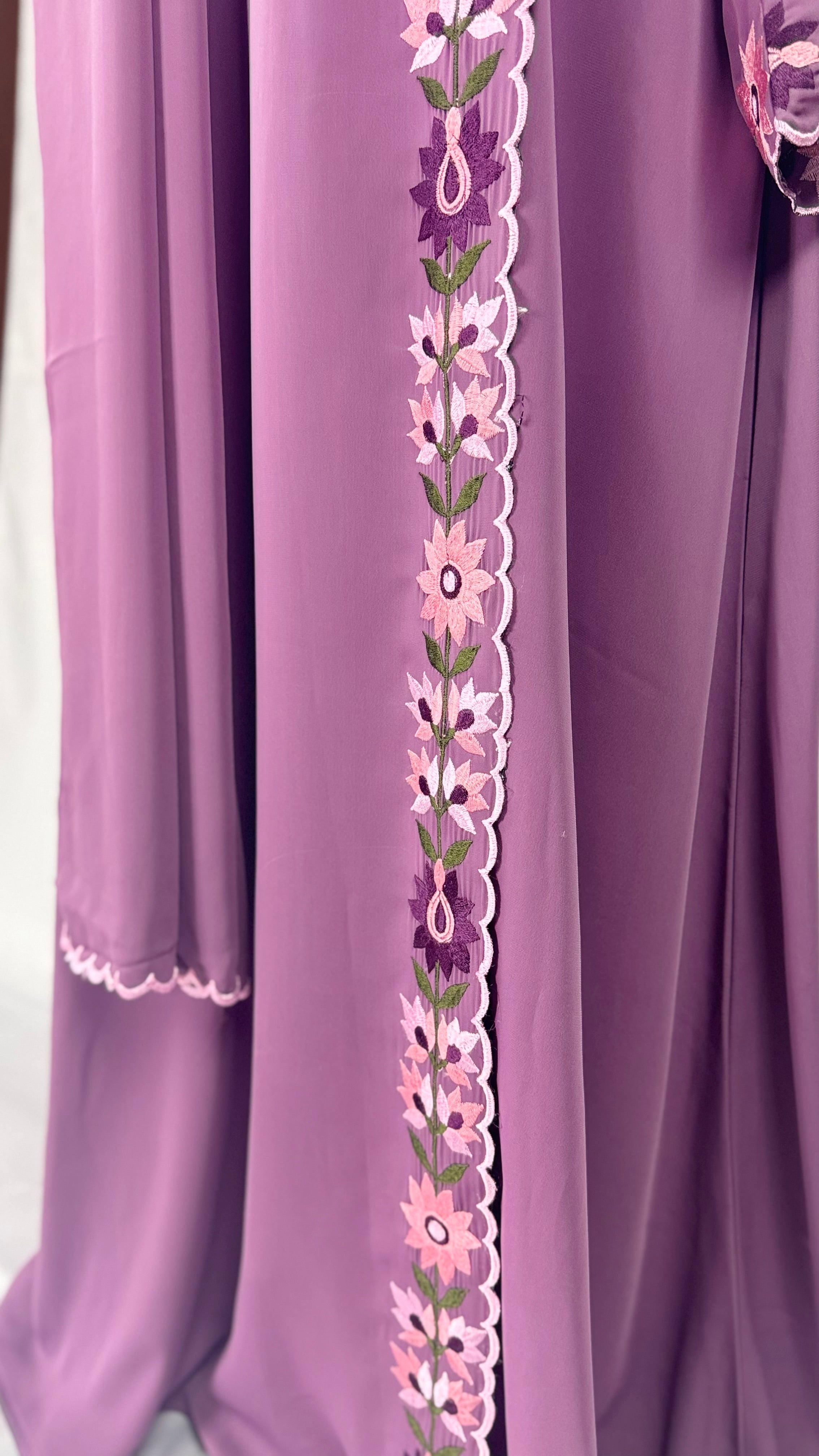 Blossom Edge Abaya